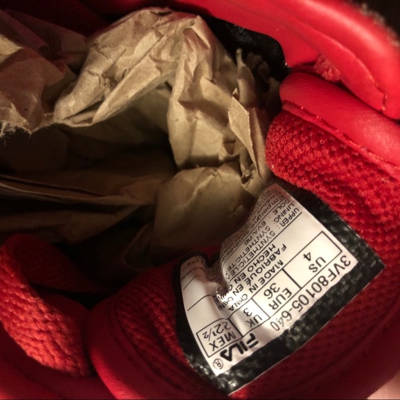 FILAS RED & NAVY BLUE TRIM SNEAKERS SIZE 4 - Picture 4 of 7